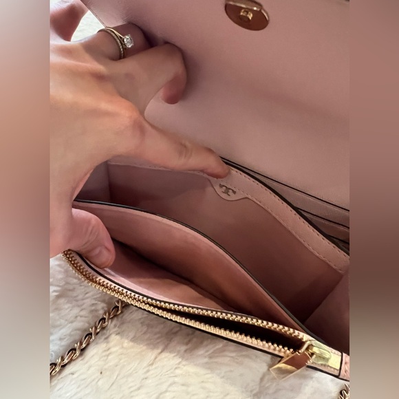 SUPER SALE 💯‼️Authentic Tory Burch crossbody bag 😍 - Picture 8 of 10